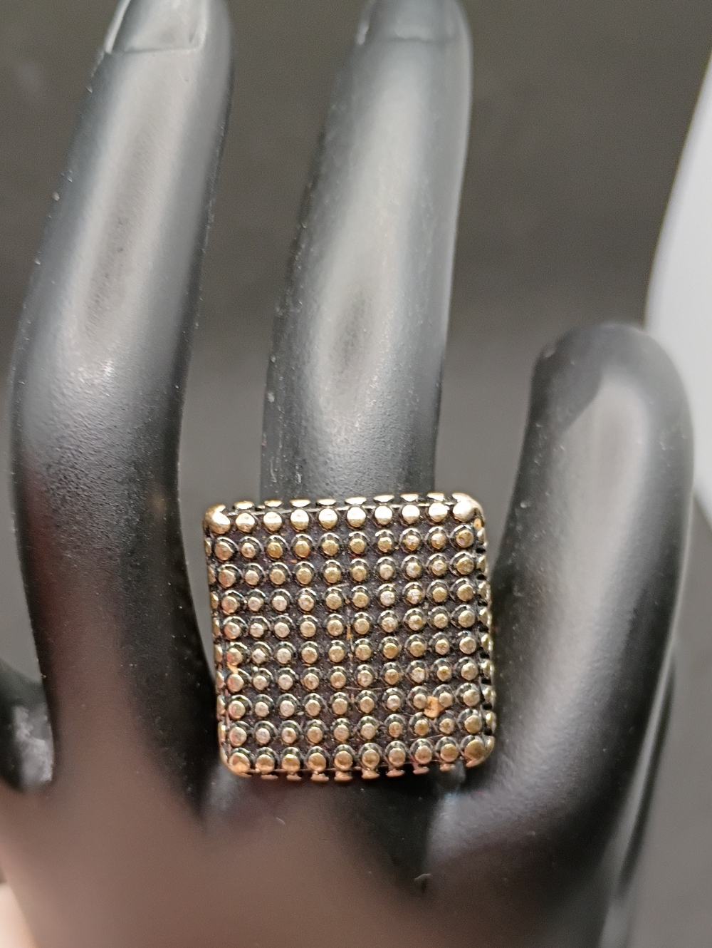 Size 9.5 Square Grid Statement Ring